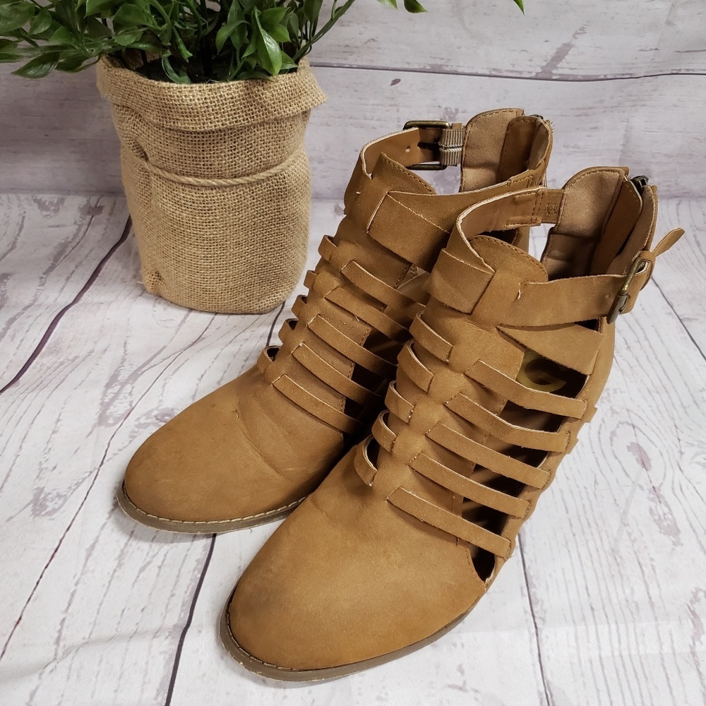 Guess Booties - Picture 3 of 7